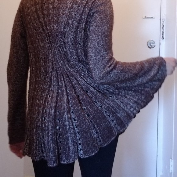 GUC - Denver Hayes Cardigan with Pleated Back - Picture 2 of 2